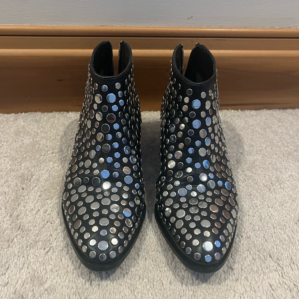 💯Authentic Alexander Wang Kori Cutout Studded Leather Ankle Boots size 39